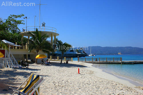 Doctors Cave Beach Hotel 44